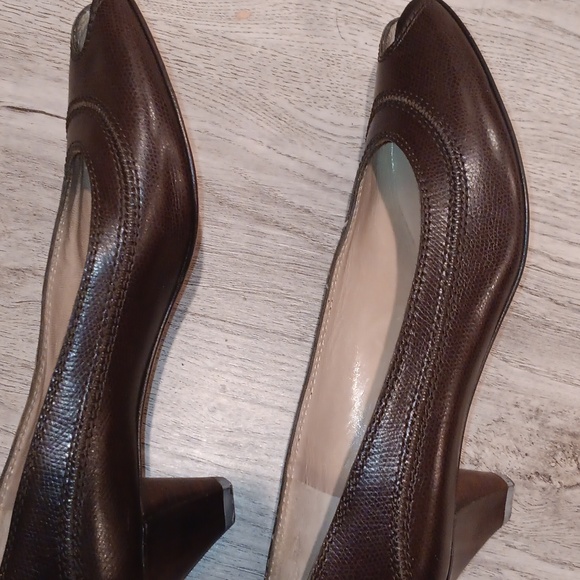 Bruno Magli women's shoes - Picture 4 of 7